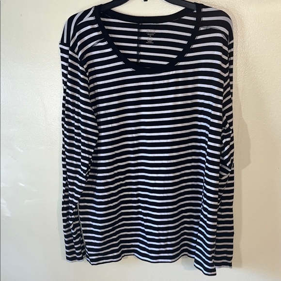 a.n.a Classic Black and White Striped Long Sleeve Top - Picture 1 of 5